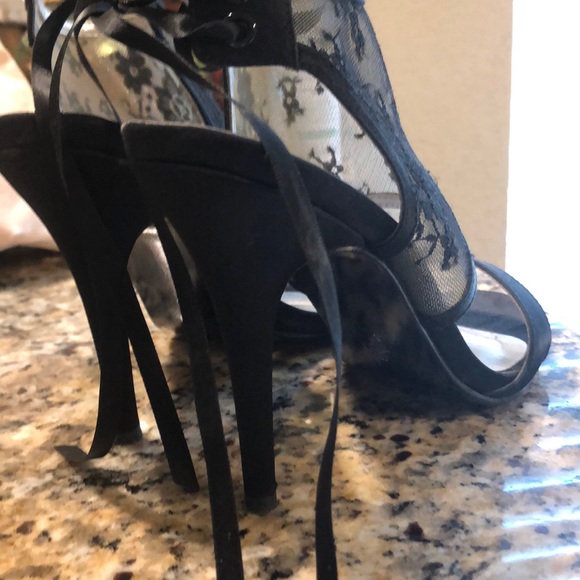 Heels - Picture 4 of 4